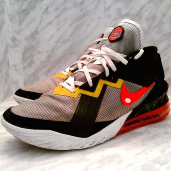Nike LeBron XVIII Low 'Sylvester vs Tweety' Men's 11 Space jam Looney tune squad - Picture 1 of 7
